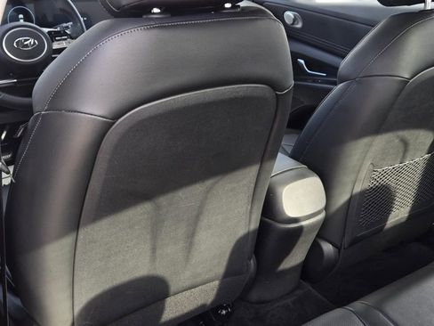 Used 2023 Hyundai Elantra Limited image 20