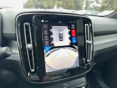 New 2026 Volvo EX40 Plus w/ Climate Package image 25