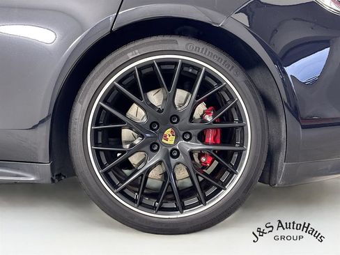 Used 2020 Porsche Panamera GTS AWD/4WD image 40