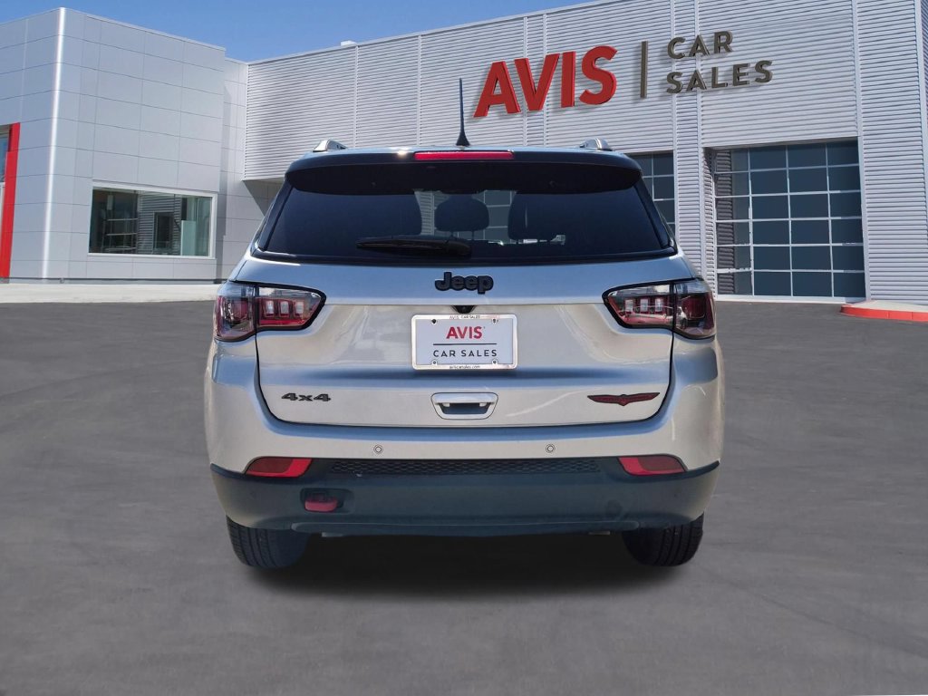 Used 2025 Jeep Compass Trailhawk AWD/4WD image 6