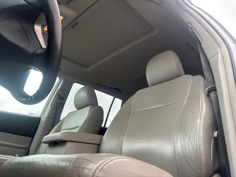 Used 2010 Toyota Highlander SE image 10