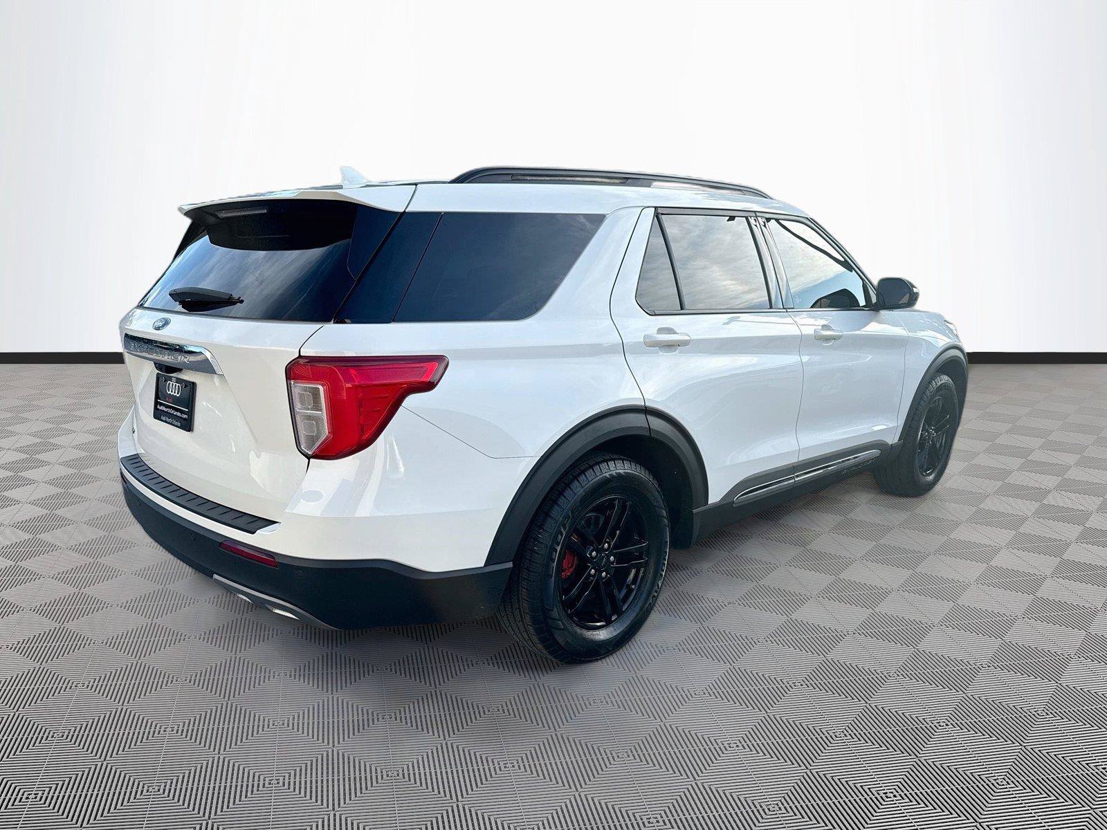Used 2024 Ford Explorer XLT w/ Equipment Group 202A RWD image 7