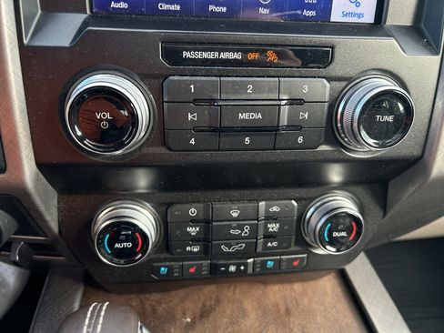 Used 2020 Ford F150 Limited w/ Trailer Tow Package AWD/4WD image 30