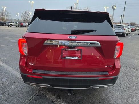 Certified 2021 Ford Explorer XLT w/ Equipment Group 202A image 8