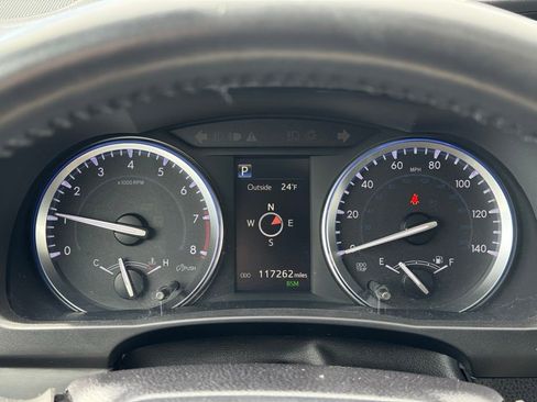 Used 2018 Toyota Highlander SE image 36