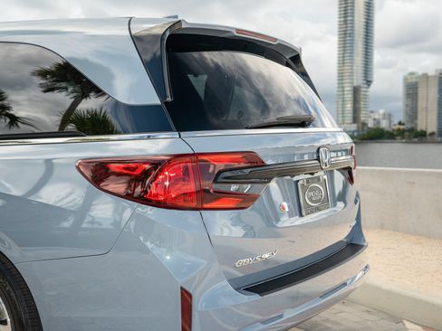 Used 2025 Honda Odyssey Sport-L image 14