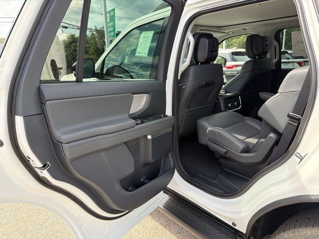 New 2027 Ford Expedition Active AWD/4WD image 12