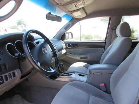 Used 2006 Toyota Tacoma PreRunner RWD image 9