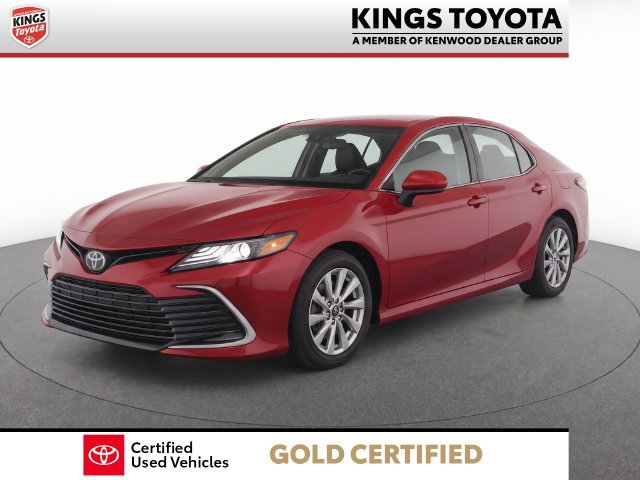 Used 2021 Toyota Camry LE FWD image 3