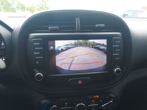 Used 2022 Kia Soul LX w/ Technology Package FWD image 13