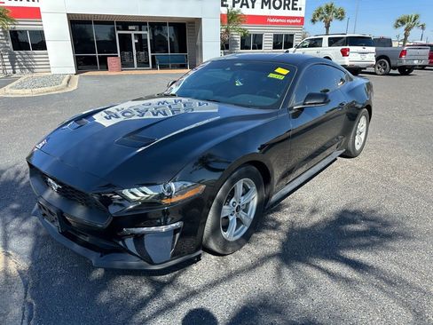 Used 2022 Ford Mustang Coupe image 2