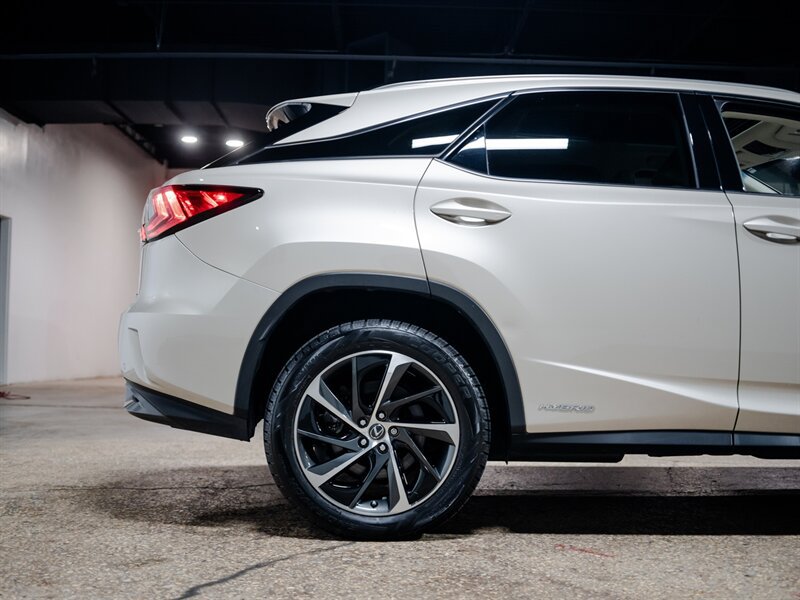 Used 2018 Lexus RX 450h AWD w/ Luxury Package image 14