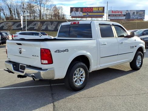 Used 2018 RAM 1500 SLT image 4