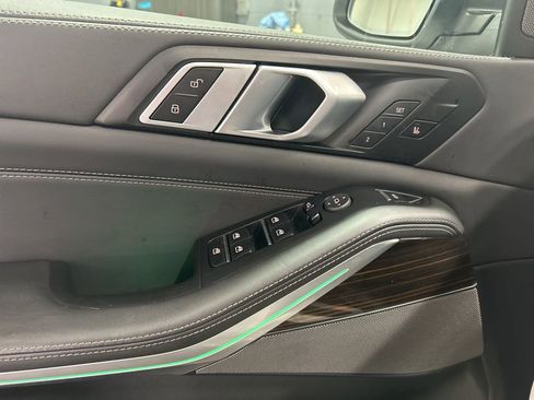 Used 2025 BMW X5 xDrive50e image 13