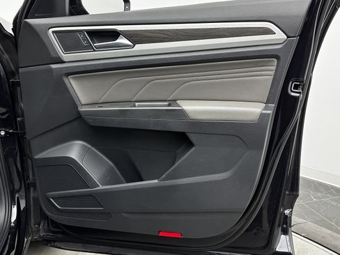 Used 2023 Volkswagen Atlas SE image 34