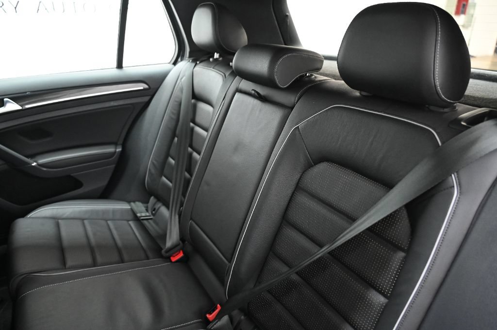 Used 2019 Volkswagen Golf R 4-Door AWD/4WD image 43