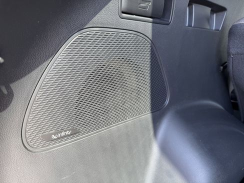 Used 2018 Hyundai Santa Fe Sport image 11