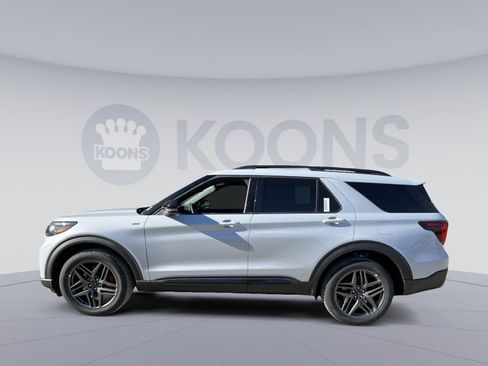 New 2026 Ford Explorer ST-Line w/ ST-Line Street Pack image 2