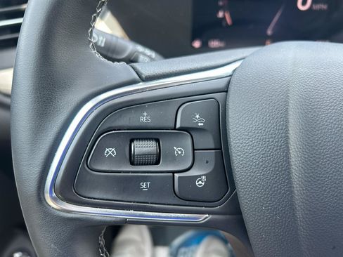Used 2025 Buick Encore GX Avenir w/ Avenir Convenience Package FWD image 17