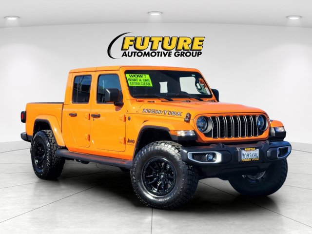 Used 2025 Jeep Gladiator Sport AWD/4WD image 1