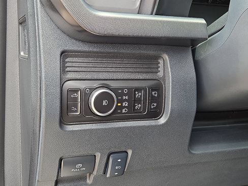 Used 2025 Ford F250 Platinum w/ Tremor Off-Road Package AWD/4WD image 25