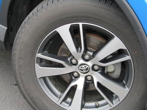 Used 2017 Toyota RAV4 XLE image 8