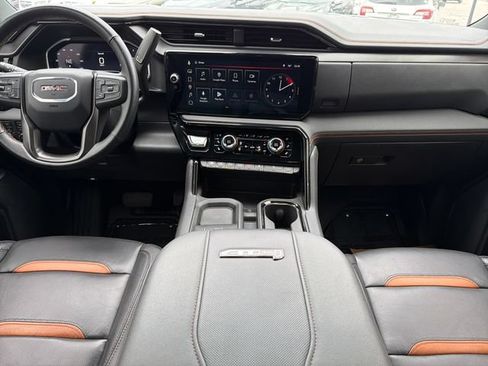 Used 2024 GMC Sierra 2500 AT4 w/ AT4 Premium Plus Package AWD/4WD image 9