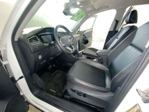 Used 2022 Volkswagen Tiguan SE FWD image 27