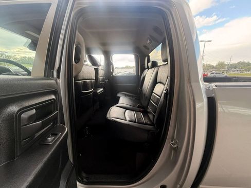 Used 2017 RAM 1500 Express AWD/4WD image 13