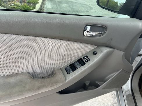 Used 2007 Nissan Altima 2.5 S FWD image 10