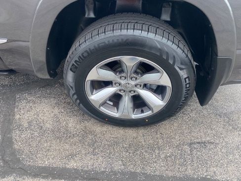 Used 2019 RAM 1500 Limited w/ Advanced Safety Group AWD/4WD image 26