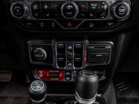 Used 2021 Jeep Wrangler Unlimited Rubicon image 28