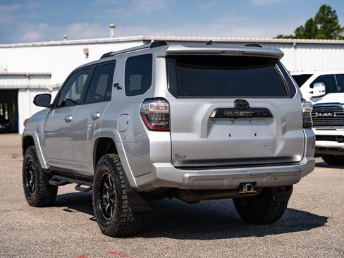 Used 2018 Toyota 4Runner TRD Off-Road Premium AWD/4WD image 5
