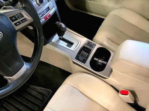 Used 2014 Subaru Legacy 2.5i Limited image 17