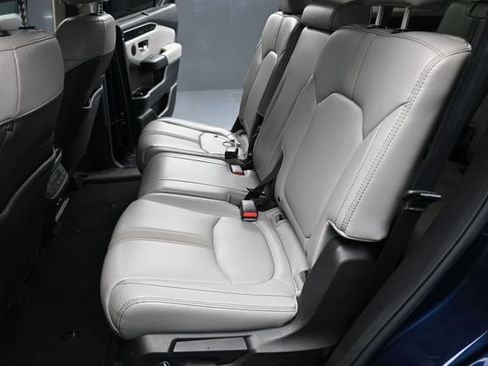 Used 2023 Honda Pilot EX-L image 17