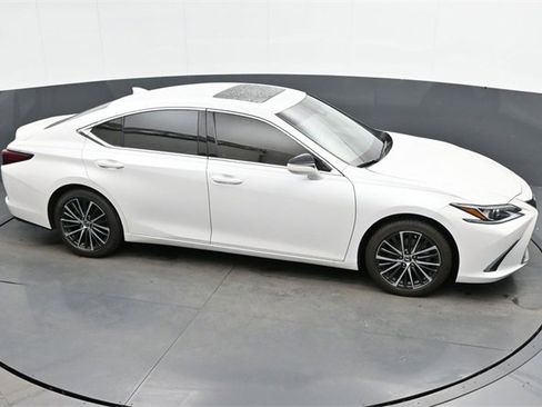 Certified 2024 Lexus ES 350 w/ Premium Package image 42