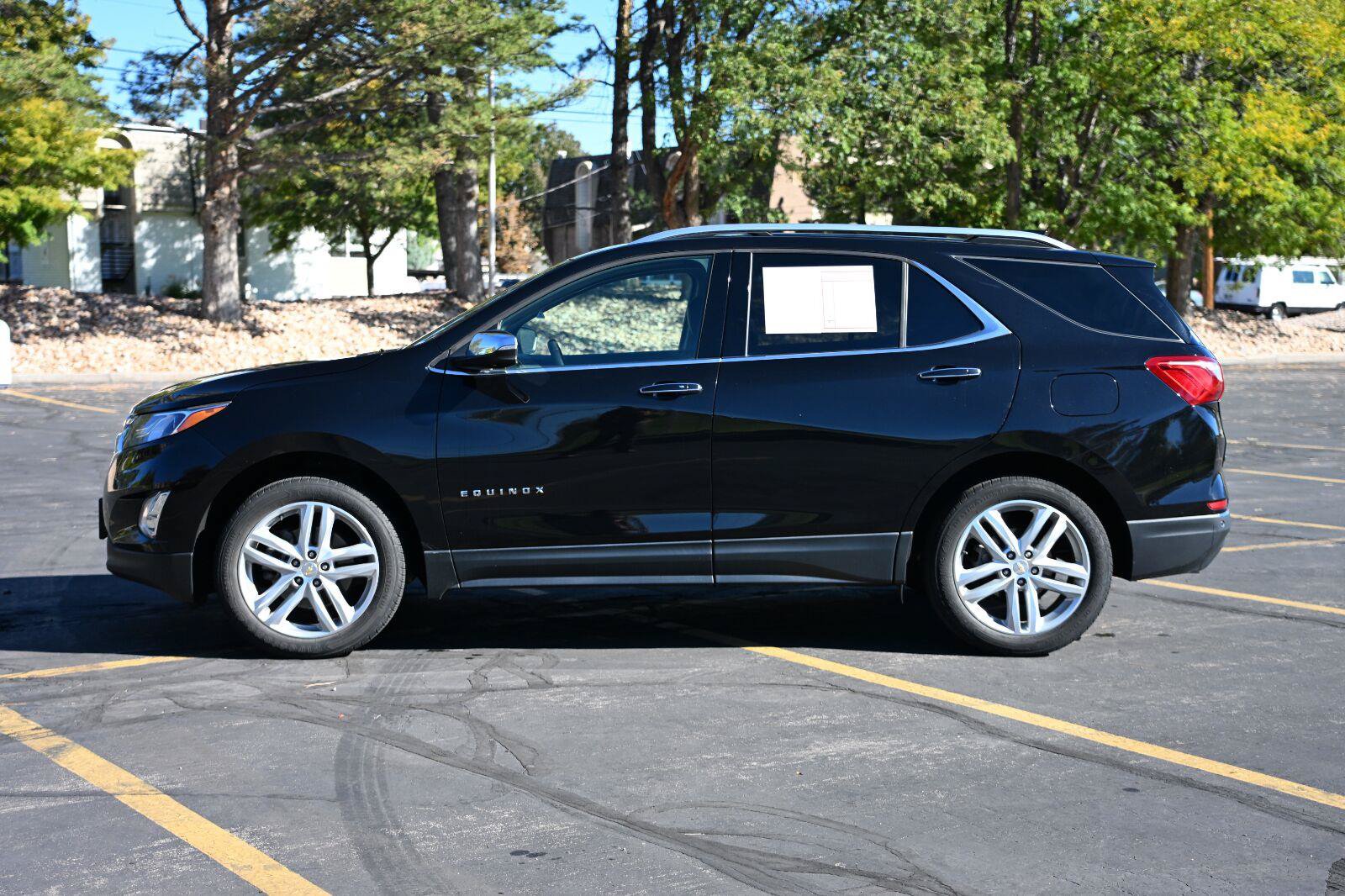 Used 2020 Chevrolet Equinox Premier AWD/4WD image 2