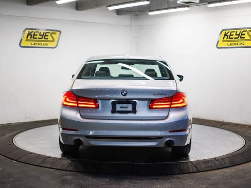 Used 2019 BMW 530e w/ Premium Package image 3