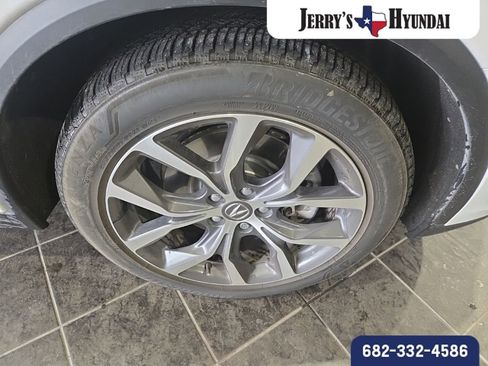 Used 2024 Acura MDX SH-AWD w/ Technology Package image 4