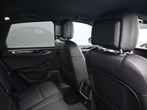 Used 2026 Porsche Macan AWD/4WD image 7