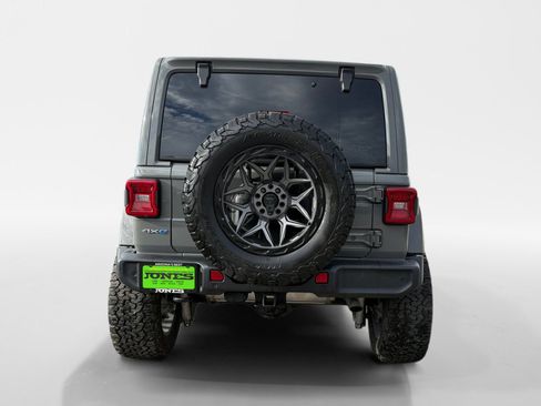Used 2021 Jeep Wrangler Unlimited Sahara w/ Cold Weather Group AWD/4WD image 5