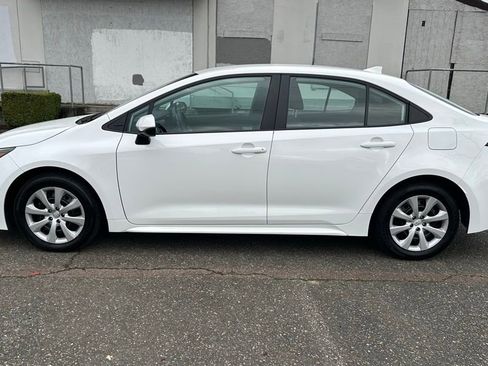 Certified 2025 Toyota Corolla LE image 8