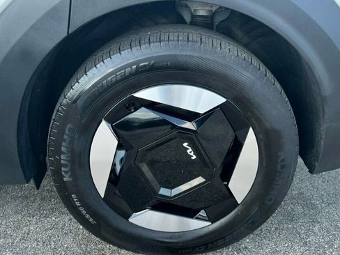 Used 2024 Kia EV9 Wind image 45