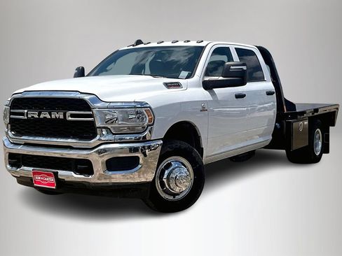 New 2024 RAM 3500 Tradesman w/ Chrome Appearance Group image 2