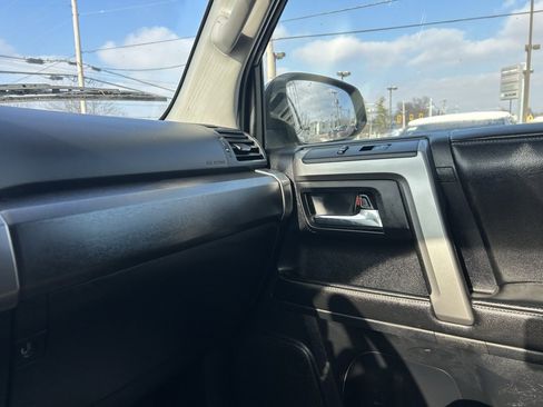 Used 2014 Toyota 4Runner Limited image 24