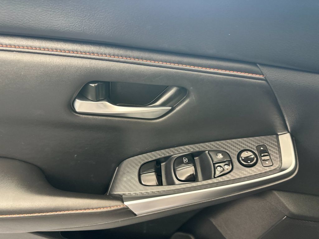 Used 2025 Nissan Sentra SR FWD image 10