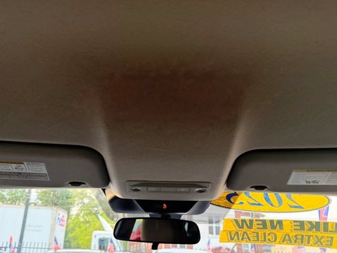 Used 2025 Nissan Kicks SV AWD/4WD image 14