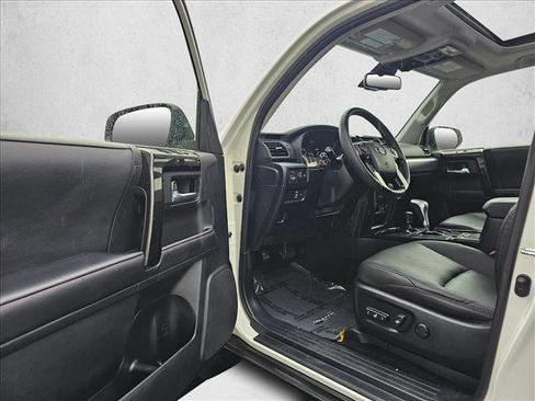 Used 2022 Toyota 4Runner TRD Off-Road Premium image 18