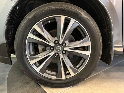 Used 2017 Nissan Pathfinder Platinum AWD/4WD image 28