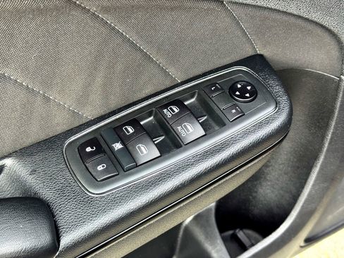 Used 2020 Dodge Charger SXT w/ Blacktop Package image 15